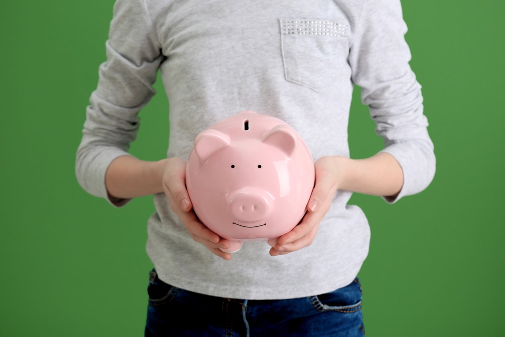 5 ways to save money in college